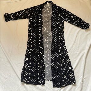Forever 21 Black and White Geometric Cardigan